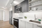 Luxury 4BR Apartment | Stunning Skyline Views