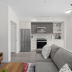 Stylish 3BR Townhome w/ Parking