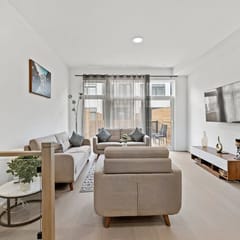 Luxury Townhouse w/ Deck & Parking