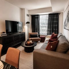 Stylish Yorkville Condo - Sleeps 3