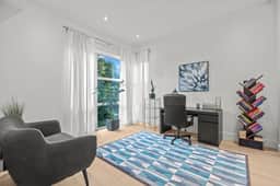 Spacious & Elegant Three Story 6 Bed Townhouse - Image 5