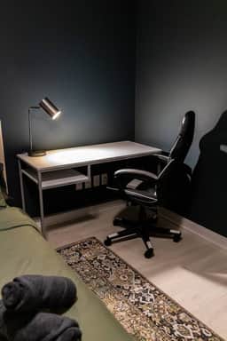 Modern 3BR/2.5BT Home + Free Parking - Image 5