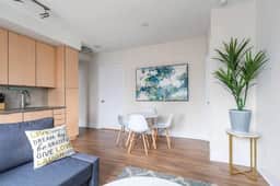 Beautiful 3BR Toronto Getaway | Free Parking - Image 3