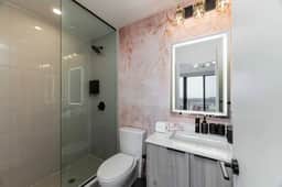 3BR Condo w/ Terrace, Parking & Skyline Views - Image 3