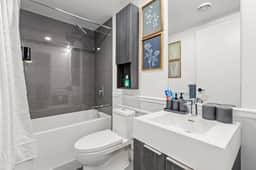 Pro-Designed 4BR3BTH 2-Storey Townhouse-DT Toronto - Image 5