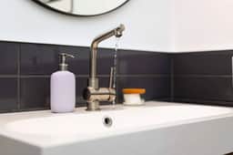 Modern 2BR House, Cozy, Family-Friendly & Central - Image 5