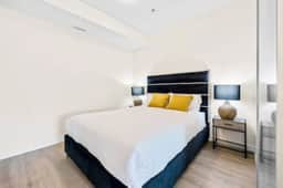 Stylish 3BR Apt | Gorgeous City Views - Image 2