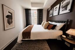 Stylish Yorkville Condo - Sleeps 3 - Image 3