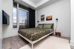 Stylish Yorkville 1BR | Prime Location - Image 3