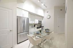 2BR Condo Townhouse Near the Lake | Fort York - Image 5