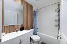 2BR Condo Townhouse Near the Lake | Fort York - Image 3