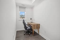 Elegant Townhome Stay | Free Parking - Image 5