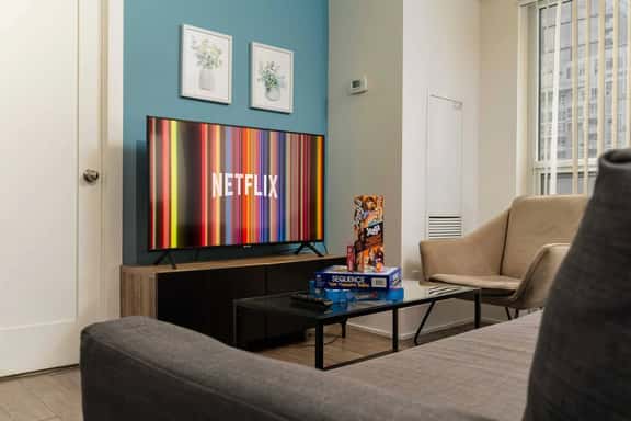Stylish 3BR Condo | Balcony w/ Breathtaking Views - Image 1