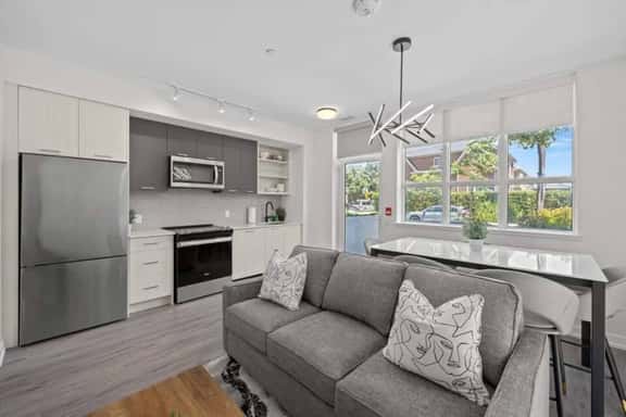 Boutique 1130sqft Stockyard Condo with Parking - Image 1
