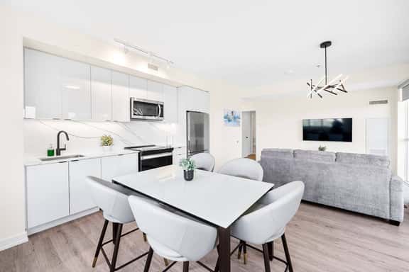 Cloudline Retreat • 4-Bed Toronto Penthouse - Image 1