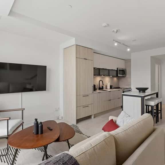 Stylish 3Br2Bth in Dist. District + Free Parking - Image 1