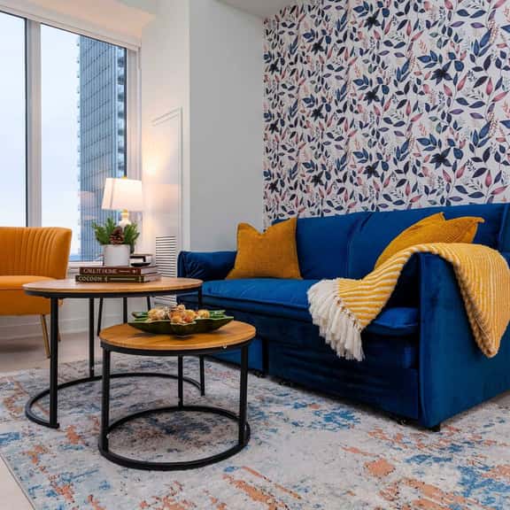 Luxury 2BR Suite | Free Parking & Balcony - Image 1