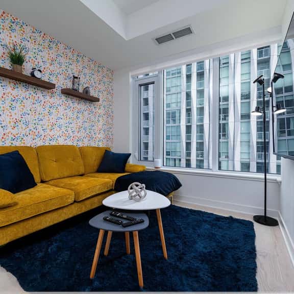 Chic Yorkville Condo • Sleeps 3 • Prime Location - Image 1