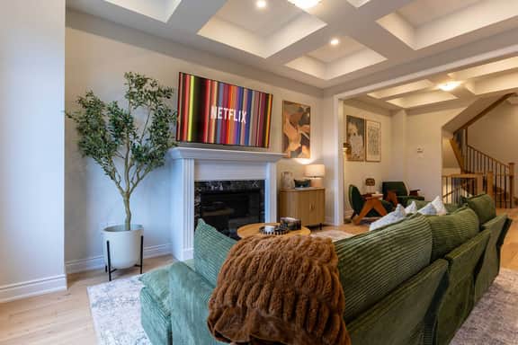 Luxury 5BR Modern Designer Home w/ Foosball - Image 2