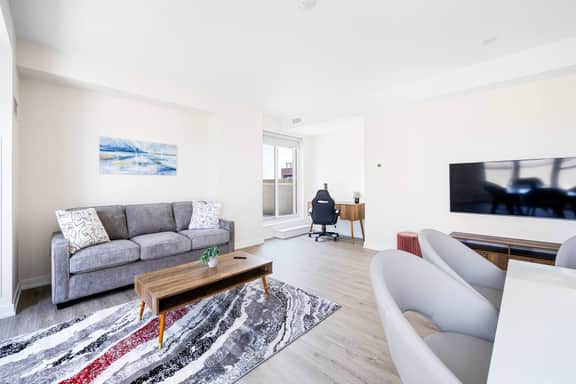 Luxury 3BR Penthouse • Huge Patio • Skyline View - Image 4