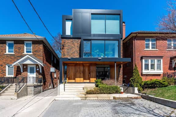Modern 2BR House, Cozy, Family-Friendly & Central - Image 5