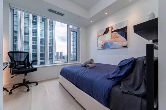 Chic Yorkville Condo • Sleeps 3 • Prime Location - Image 2