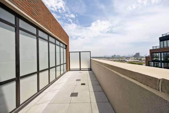 Modern 3BR Penthouse | Skyline & Sunset Views - Image 5