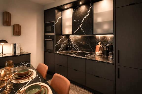 Modern Yorkville Condo | Sleeps 3 - Image 5