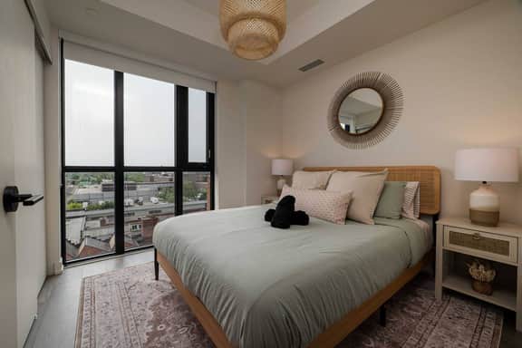 Spacious 3BR Condo w/ Terrace & City Views - Image 2