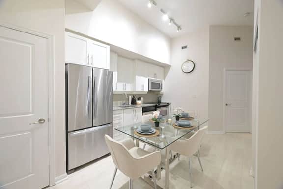 2BR Condo Townhouse Near the Lake | Fort York - Image 5