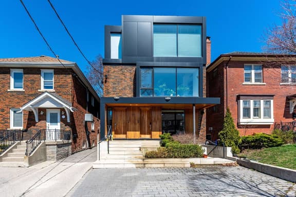Modern 2BR House, Cozy, Family-Friendly & Central - Image 1